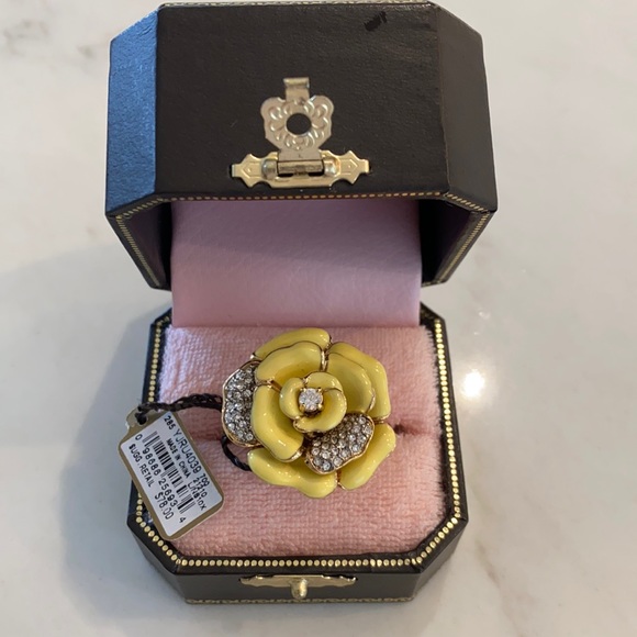 Juicy Couture Flower Ring - Picture 1 of 5